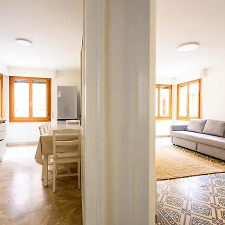 Palazzina Pistor 1st Floor By Sarlux شقة البندقية