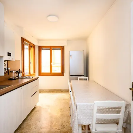 Palazzina Pistor 1st Floor By Sarlux شقة البندقية